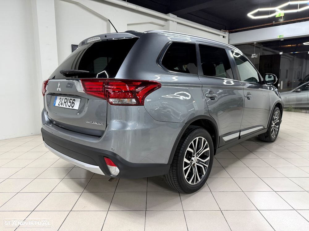 Mitsubishi Outlander 2.2 DI-D Instyle Navi - 6