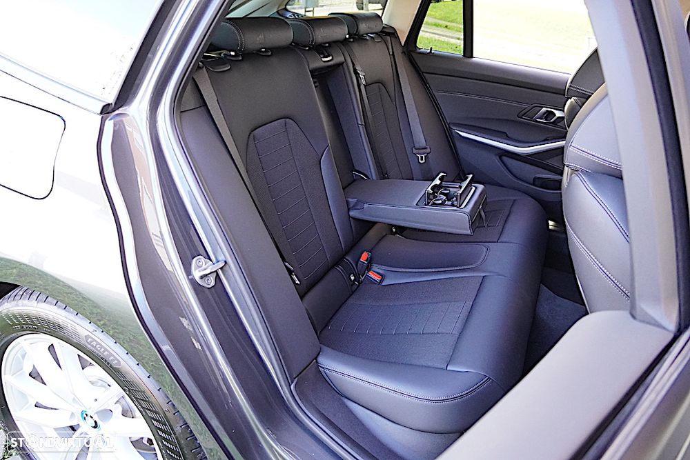 BMW 330 e Auto - 20