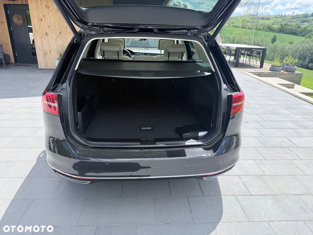 Volkswagen Passat - 9