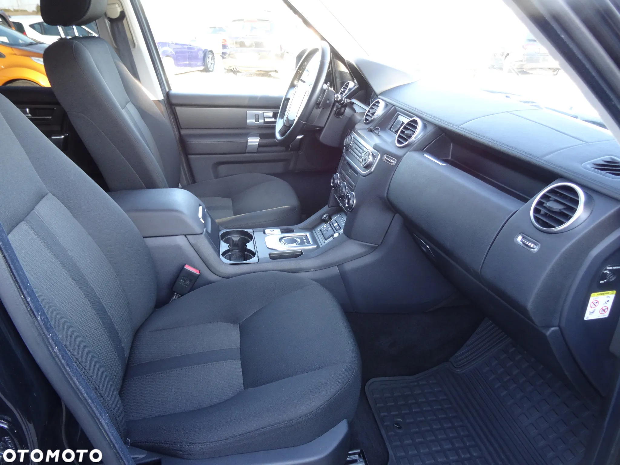 Land Rover Discovery IV 3.0 TD V6 E - 13