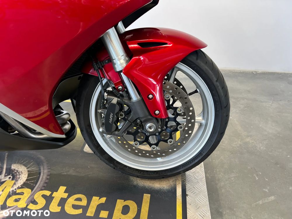 Honda VFR - 22