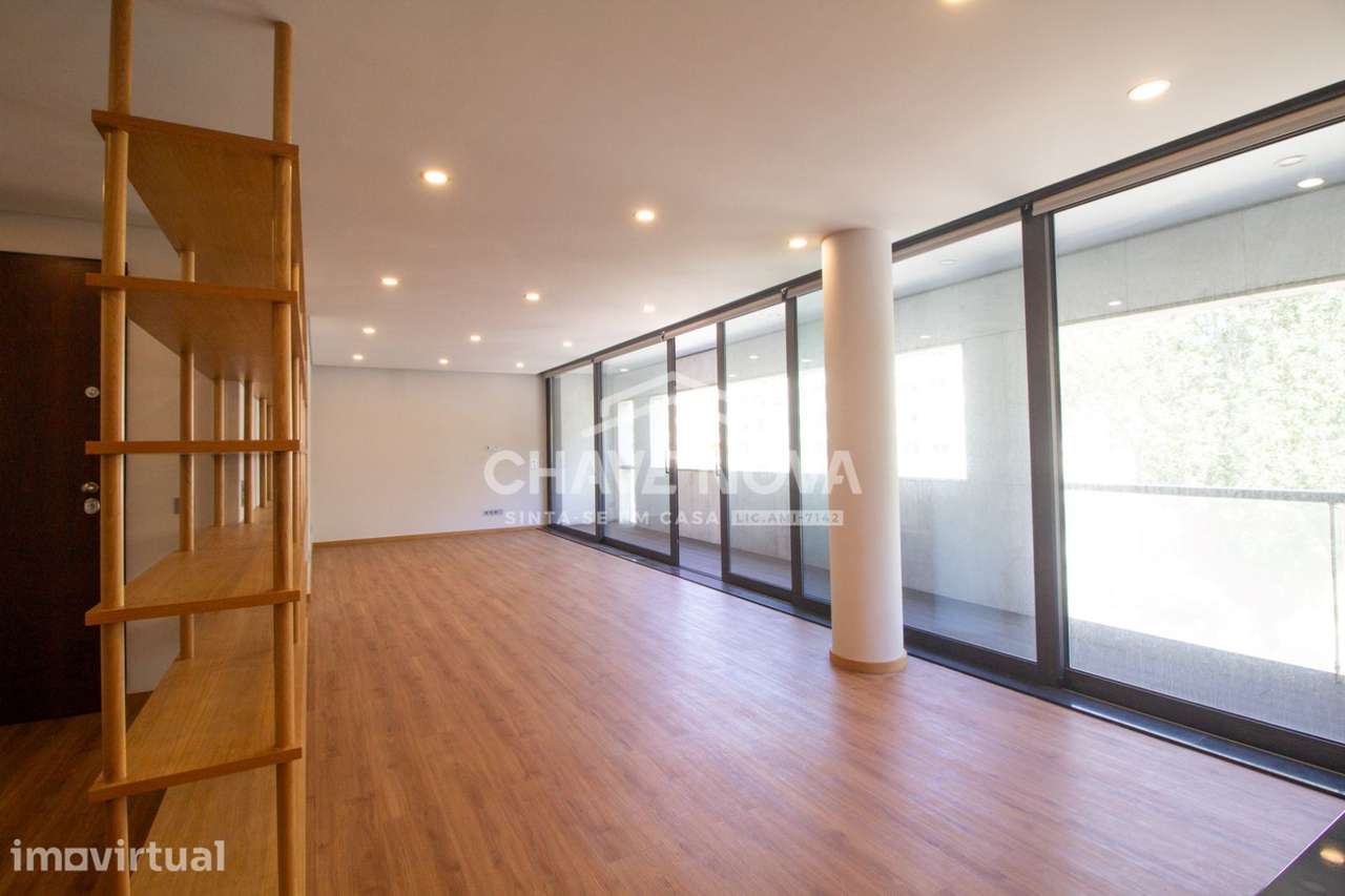 T3+1 Novo C/ Varanda e 2 Lugares de Garagem no Porto - Grande imagem: 2/21