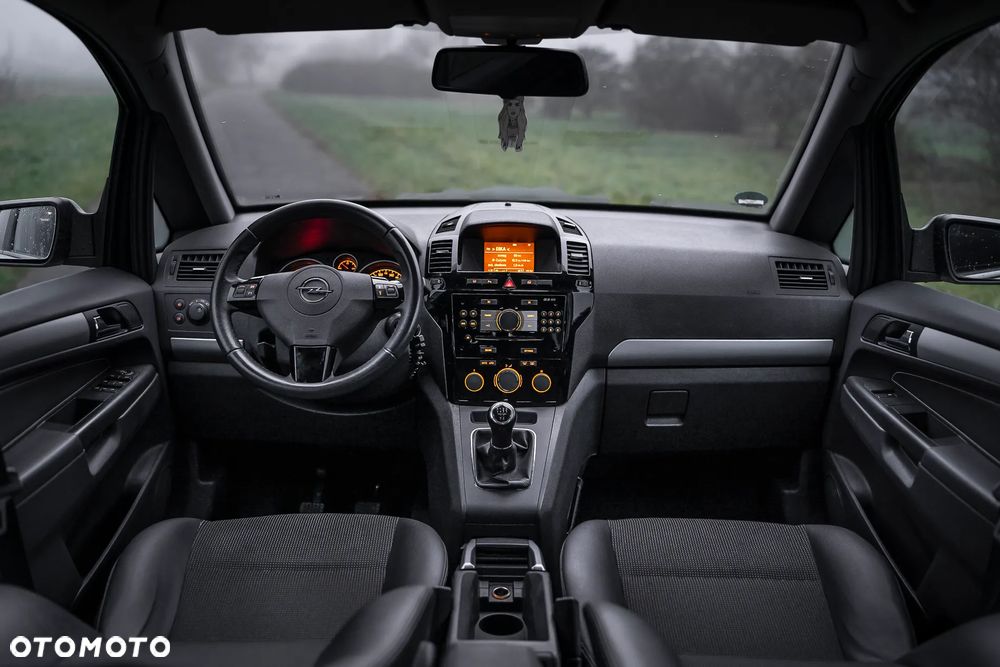 Opel Zafira 1.8 Cosmo - 11