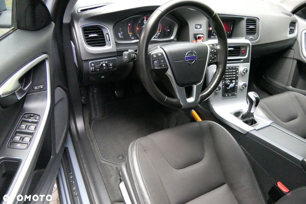 Volvo S60 D3 Drive-E Momentum - 18