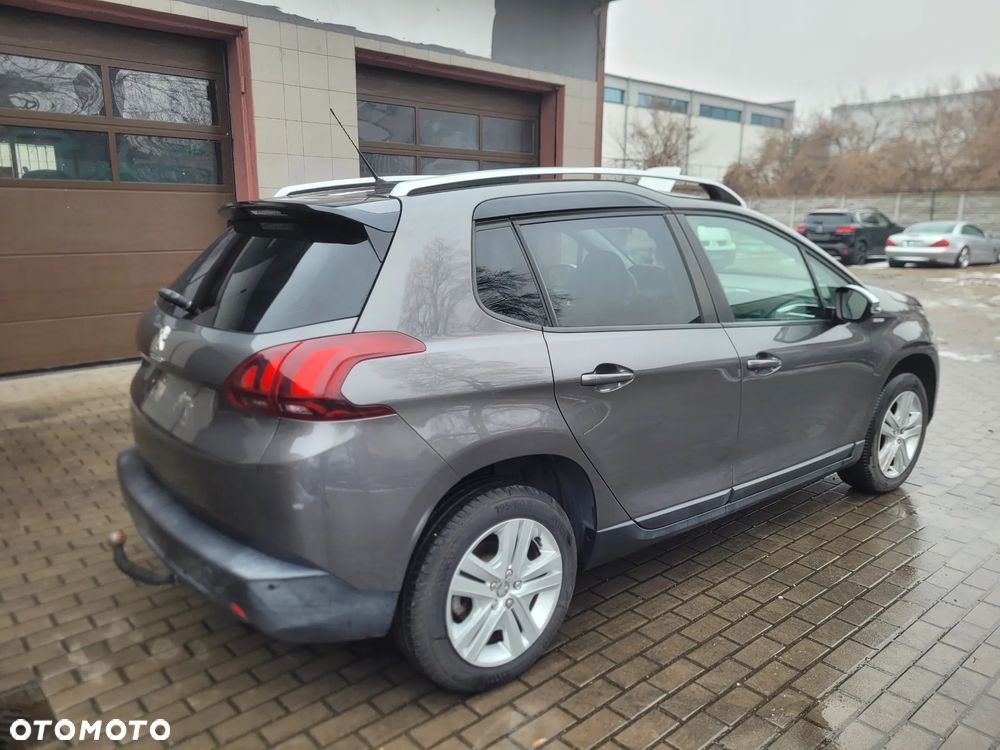 Peugeot 2008 1.2 Pure Tech GPF Style S&S - 4