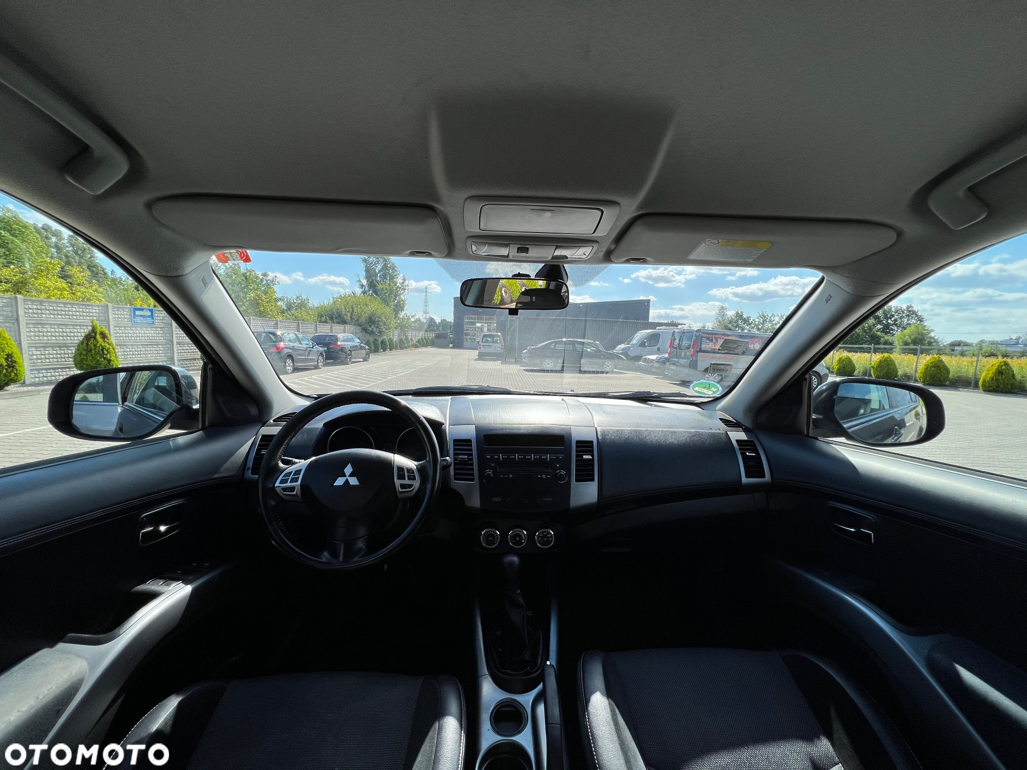 Mitsubishi Outlander 2.0 2WD Invite - 17