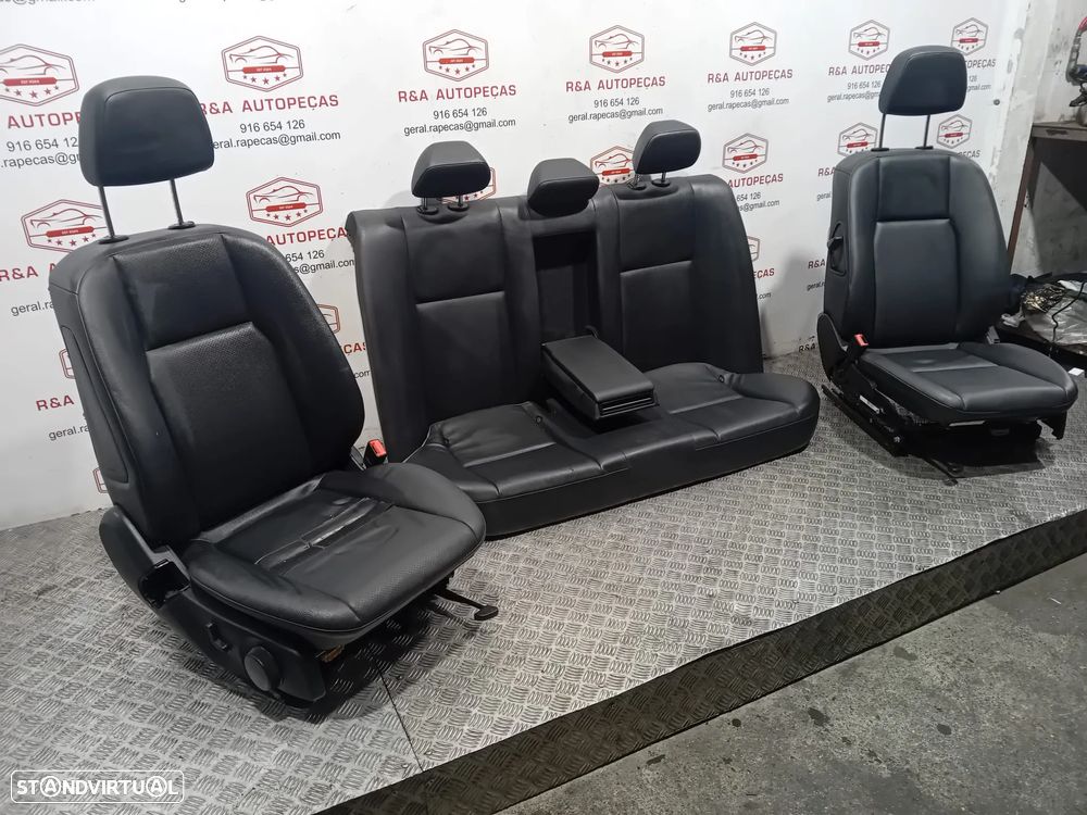 Conjunto de Bancos Mercedes Class C W204 Sedan em Pele Original - 3