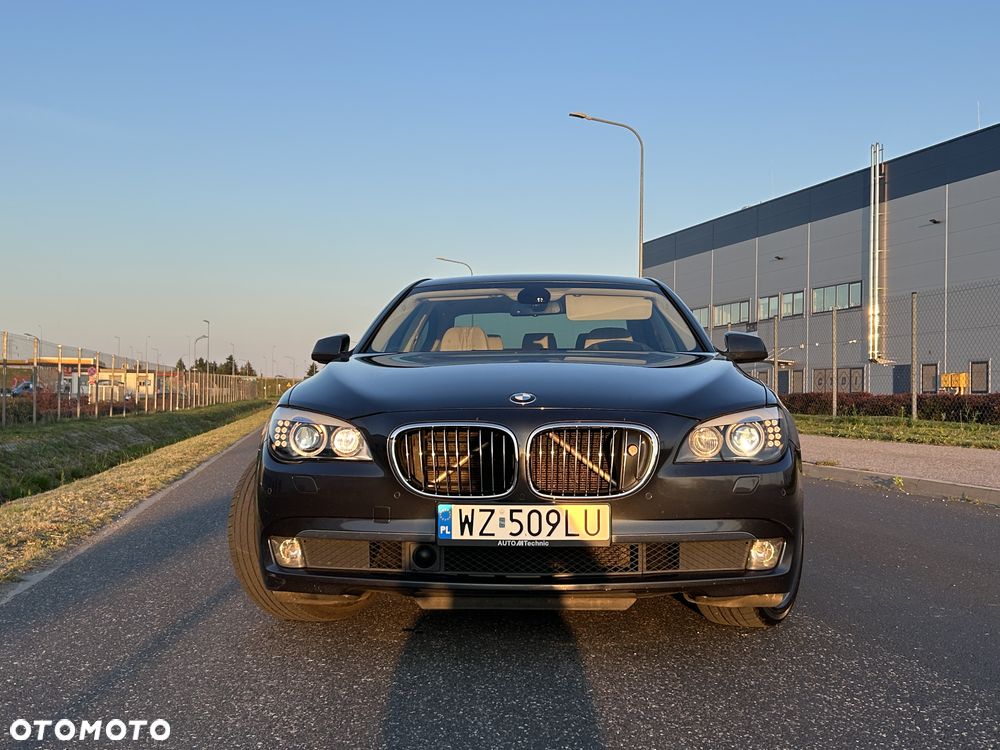 BMW Seria 7 - 12