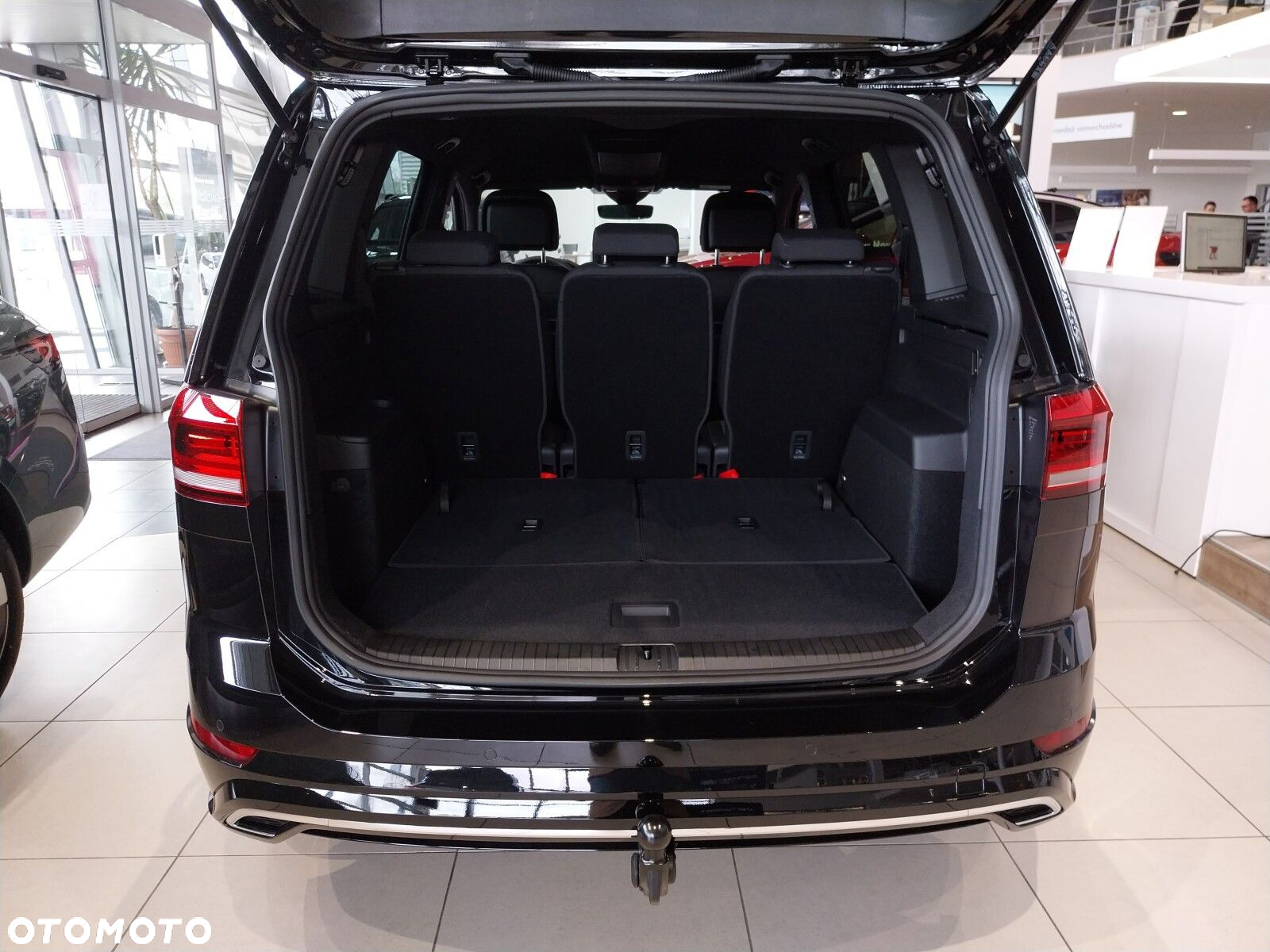 Volkswagen Touran - 10