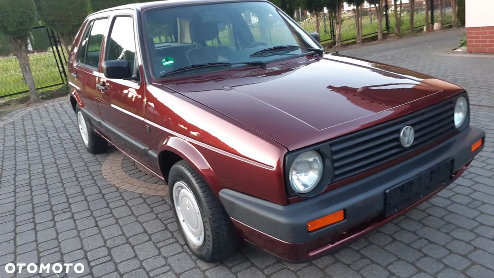 Volkswagen Golf 1.8 GL - 32