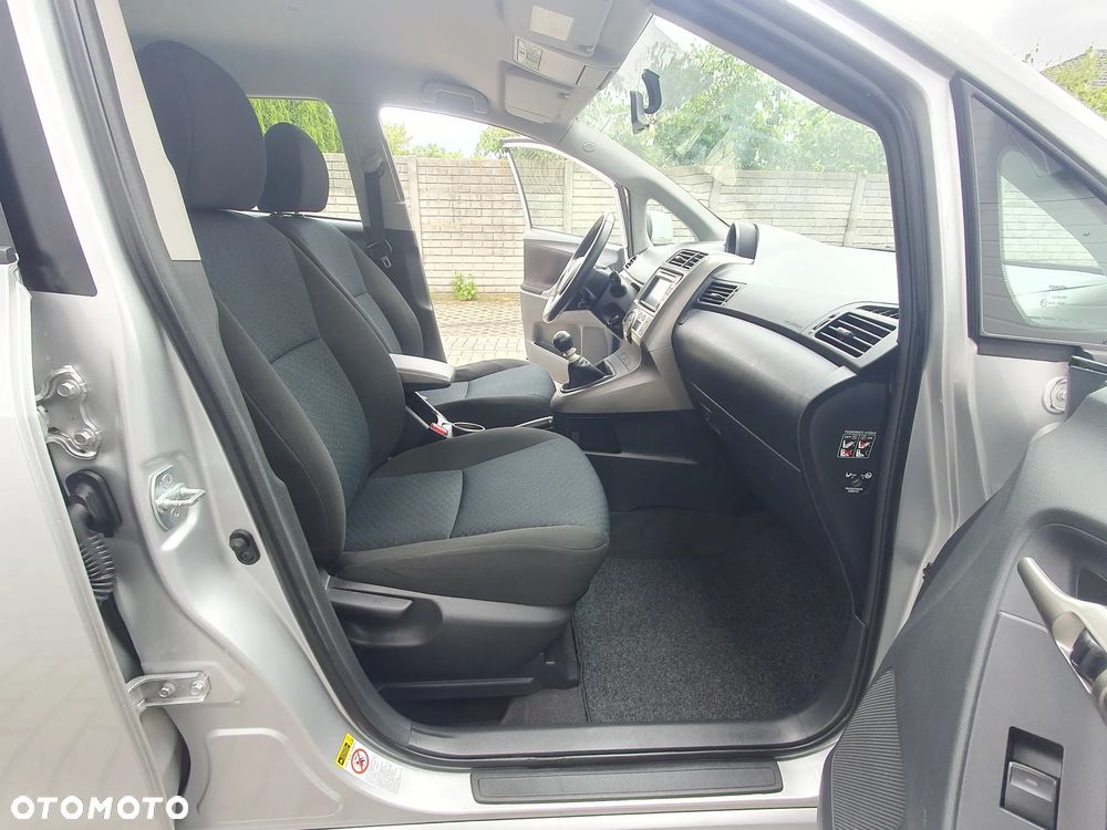 Toyota Verso - 33