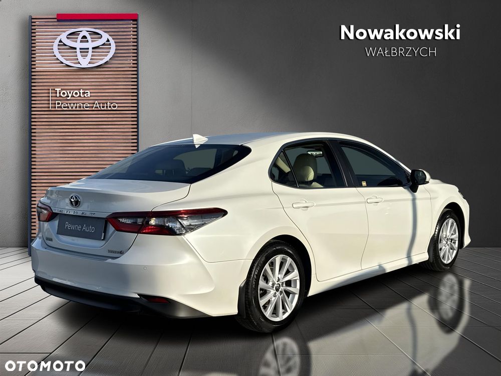 Toyota Camry 2.5 Hybrid Comfort CVT - 2