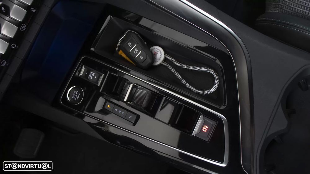 Peugeot 3008 1.2 PureTech Allure EAT8 - 34