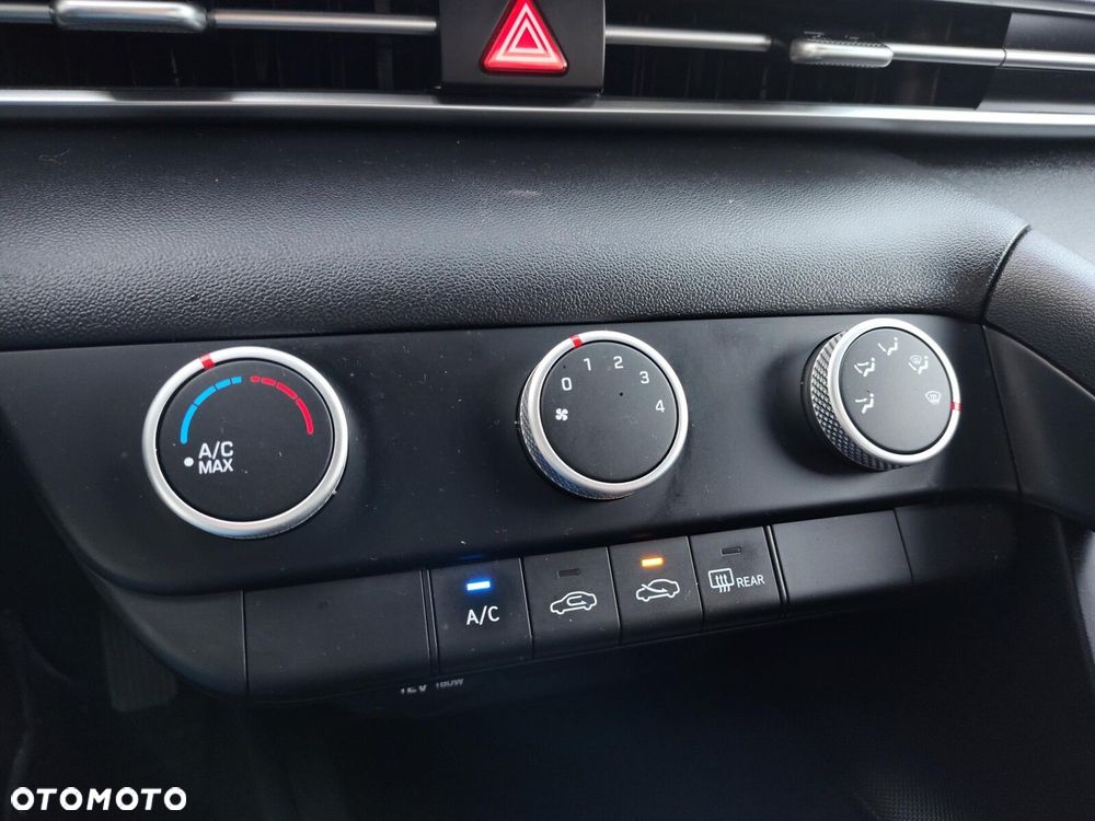 Hyundai Elantra - 19