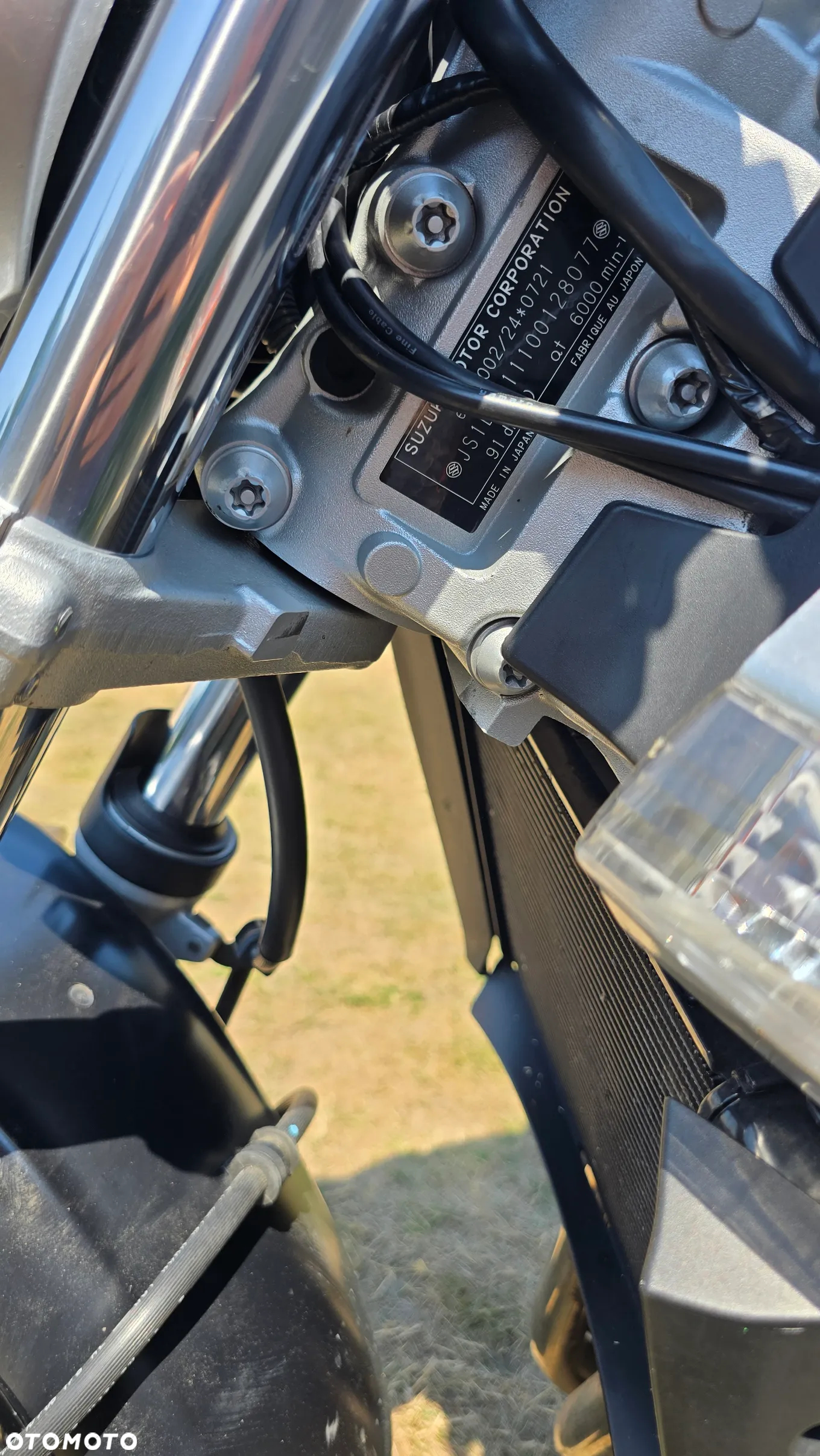 Suzuki GSR - 8