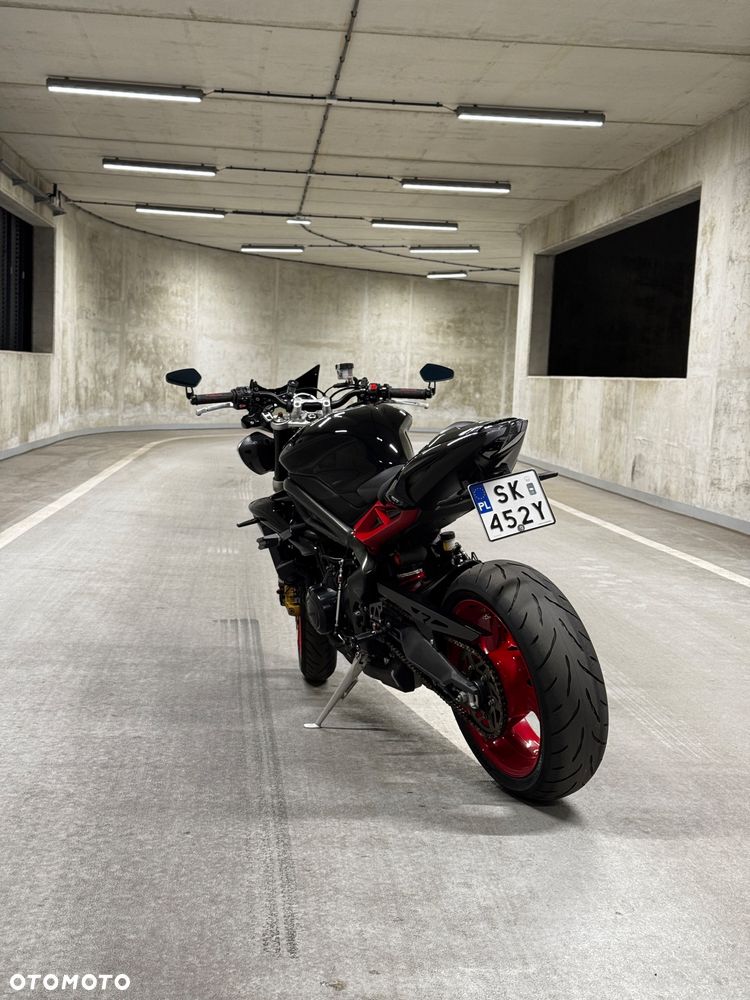 Triumph Street Triple - 16