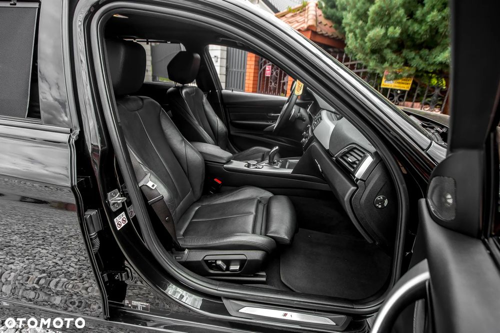 BMW Seria 3 320d Touring xDrive M Sport - 22