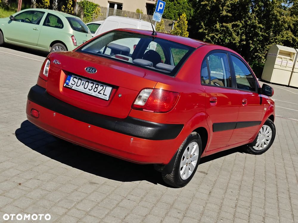 Kia Rio 1.4 Comfort - 4