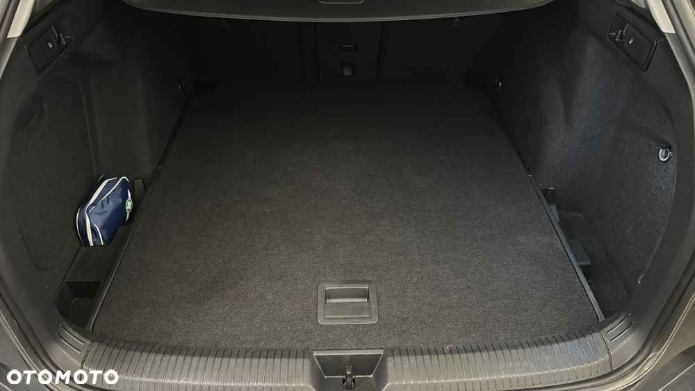Volkswagen Golf 2.0 TDI Life - 16