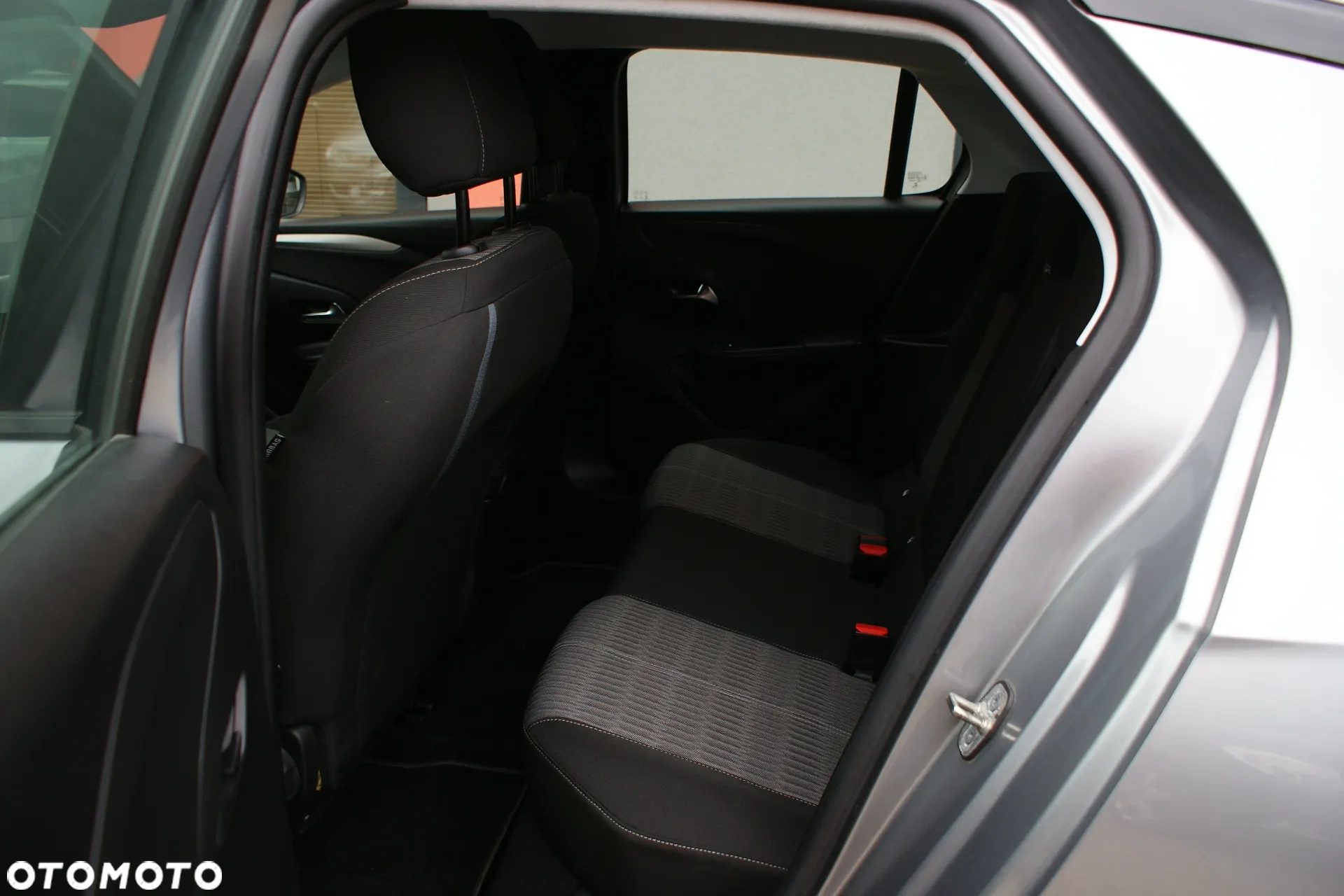 Opel Corsa 1.2 Elegance S&S - 8