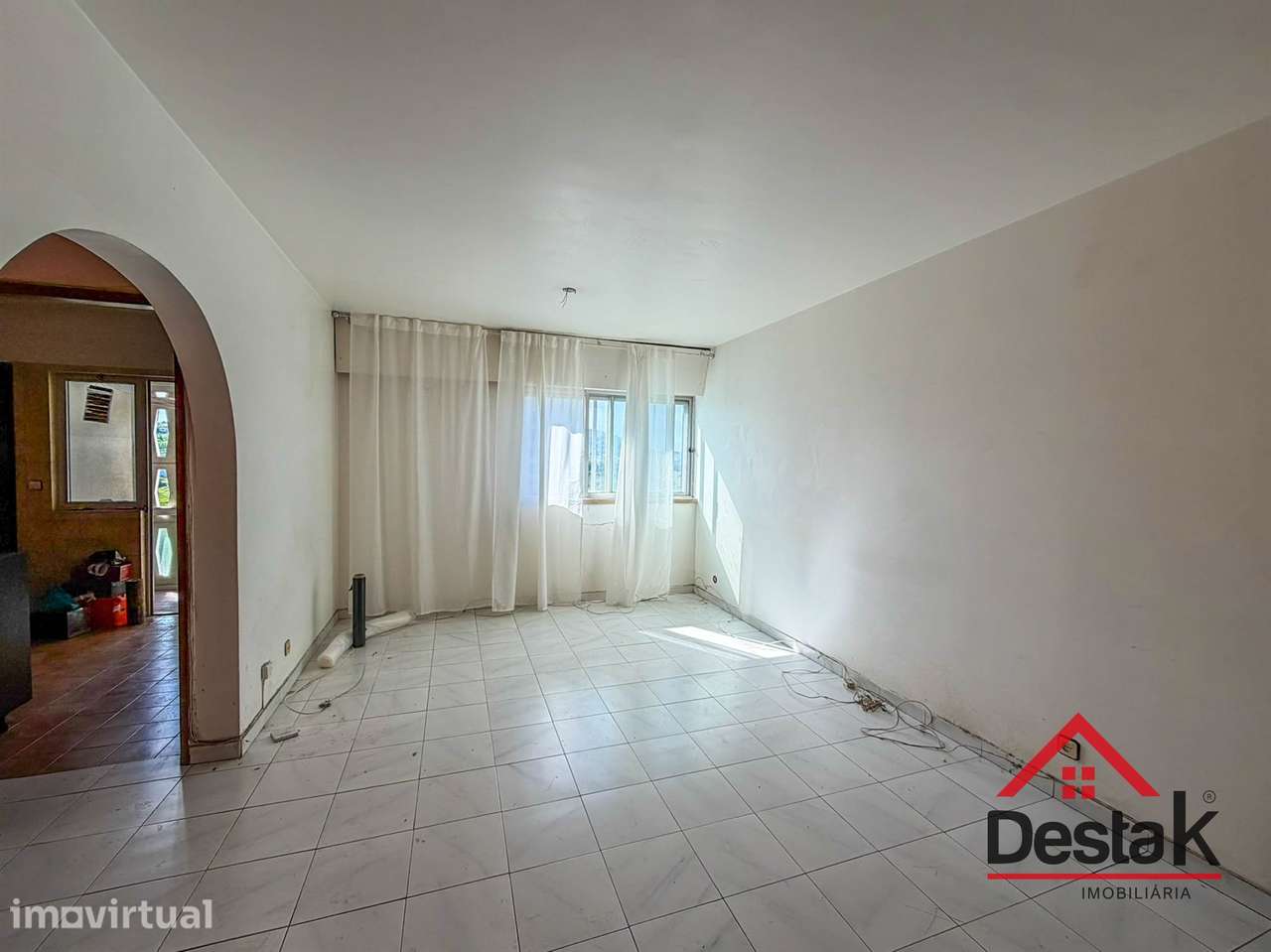 Apartamento T3 em Santo António dos Cavaleiros - Grande imagem: 3/16