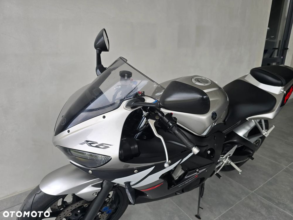 Yamaha R6 - 19