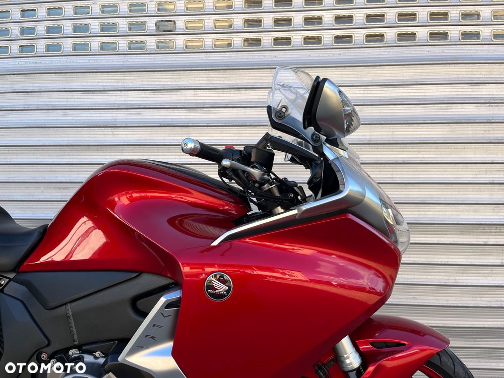 Honda VFR - 18