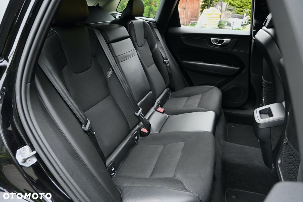 Volvo XC 60 D4 Geartronic Momentum Pro - 29