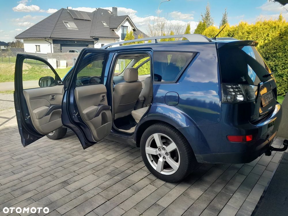 Mitsubishi Outlander 2.0 DI-D 4WD Instyle - 11