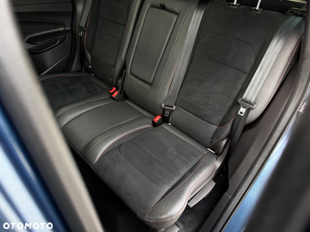 Ford Kuga 2.0 TDCi 4x4 ST-Line - 33