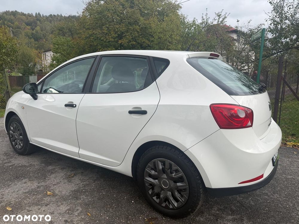 Seat Ibiza 2011 photo 3