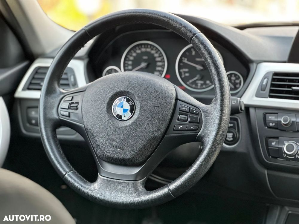 BMW Seria 3 318d Luxury Line - 12