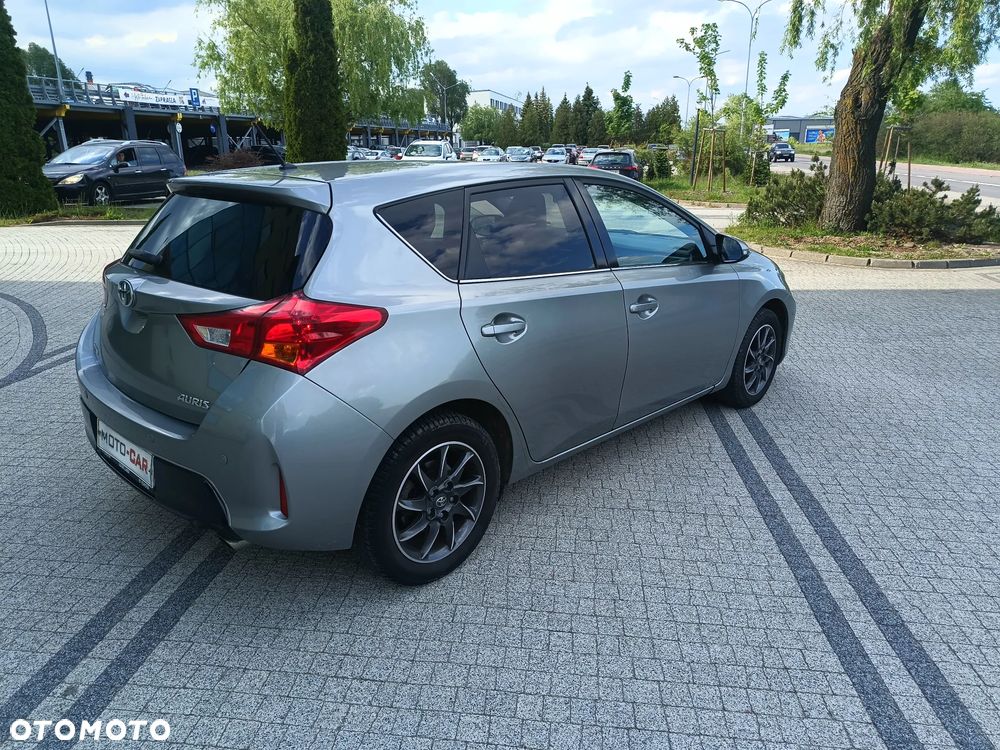 Toyota Auris 1.6 Valvematic Executive - 6