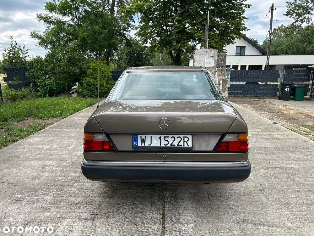 Mercedes-Benz Klasa E - 4