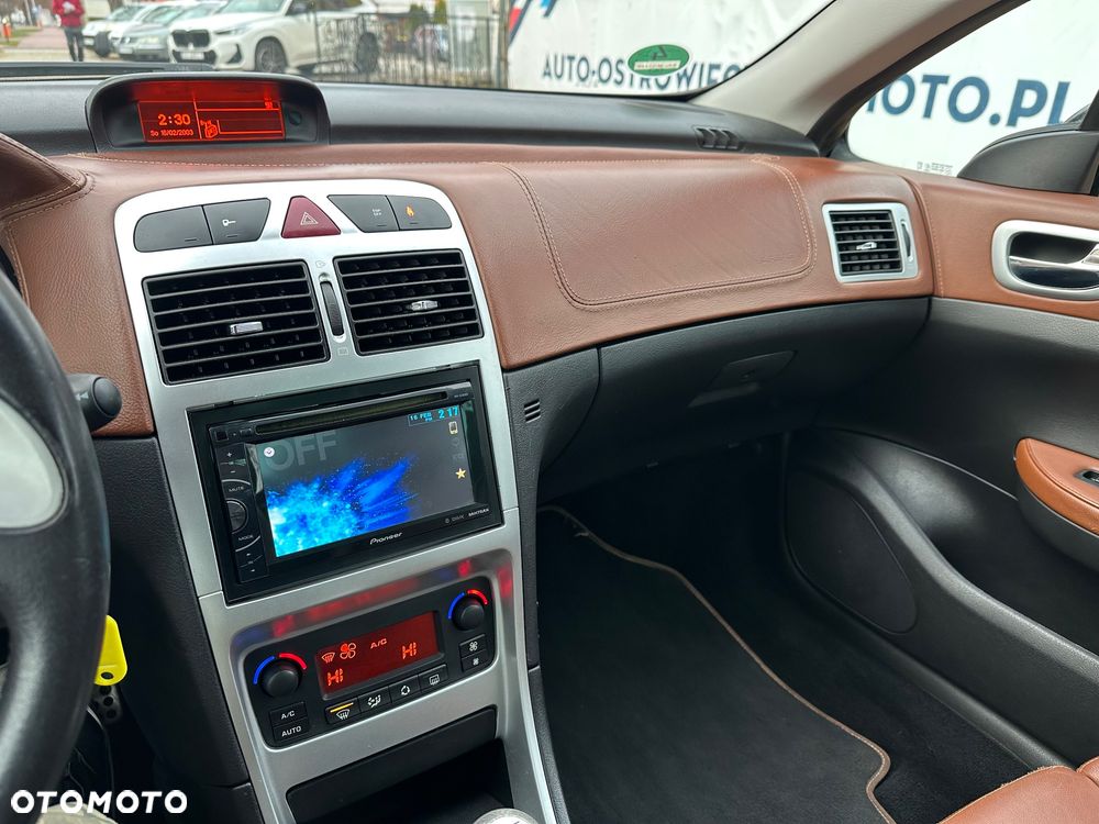 Peugeot 307 CC 2.0 Intense - 17