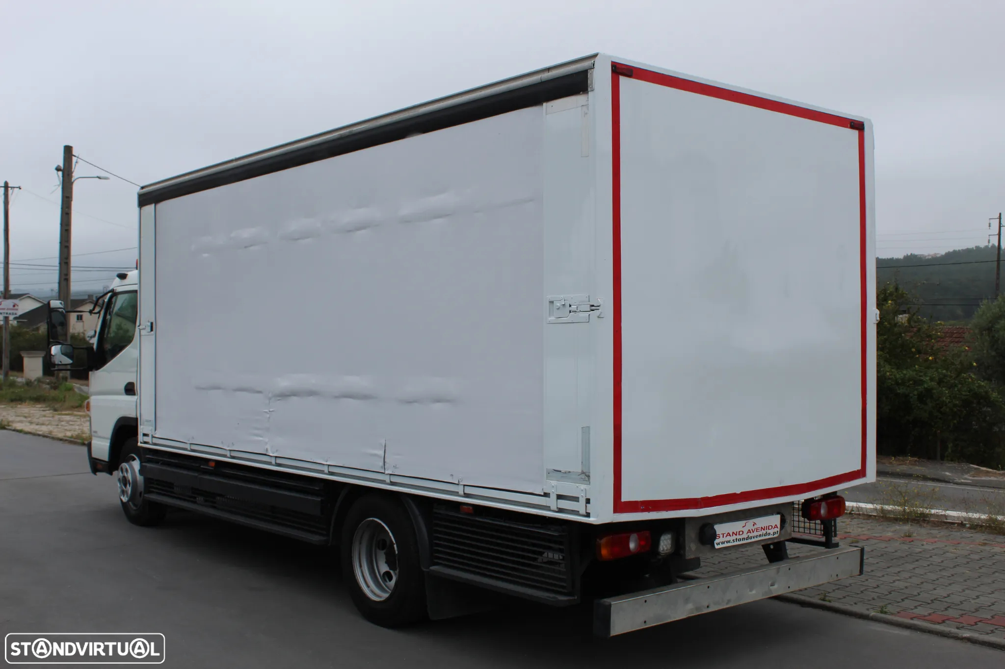 Mitsubishi FUSO CANTER 9C18 // PORTA BEBIDAS - 6