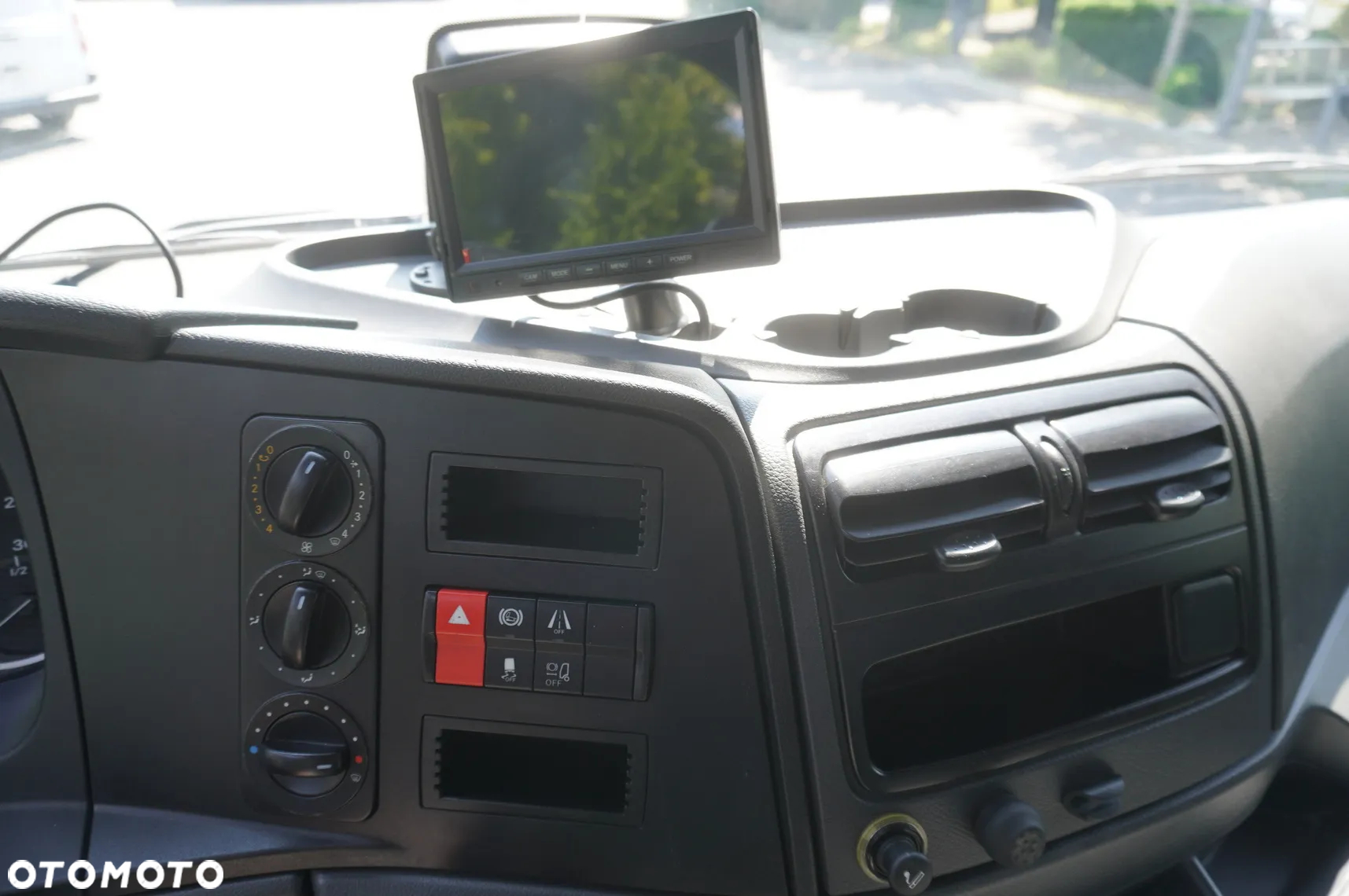 Mercedes-Benz Atego 1321 / 80 tys. km !!! / Kontener 20 EPAL - 24