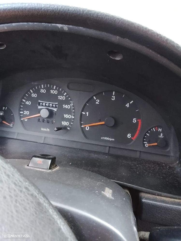 Suzuki Vitara 1.9 TD JLX - 4