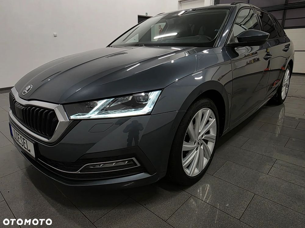 Skoda Octavia 2.0 TDI DSG Exclusive Plus - 2