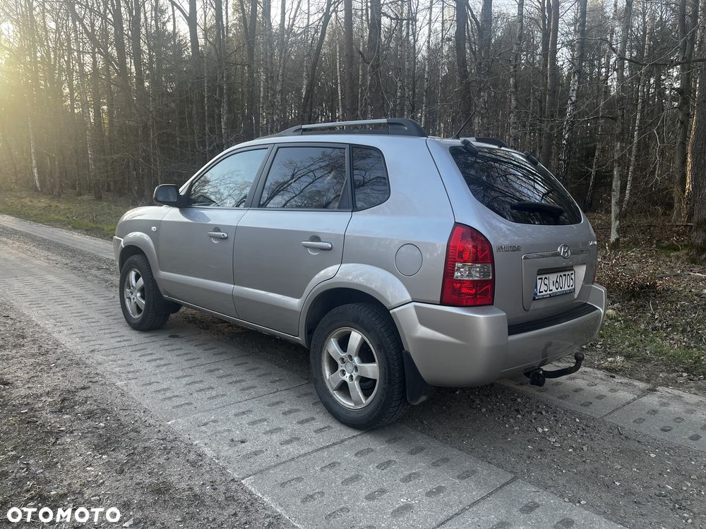 Hyundai Tucson 2.0 Comfort 2WD - 5