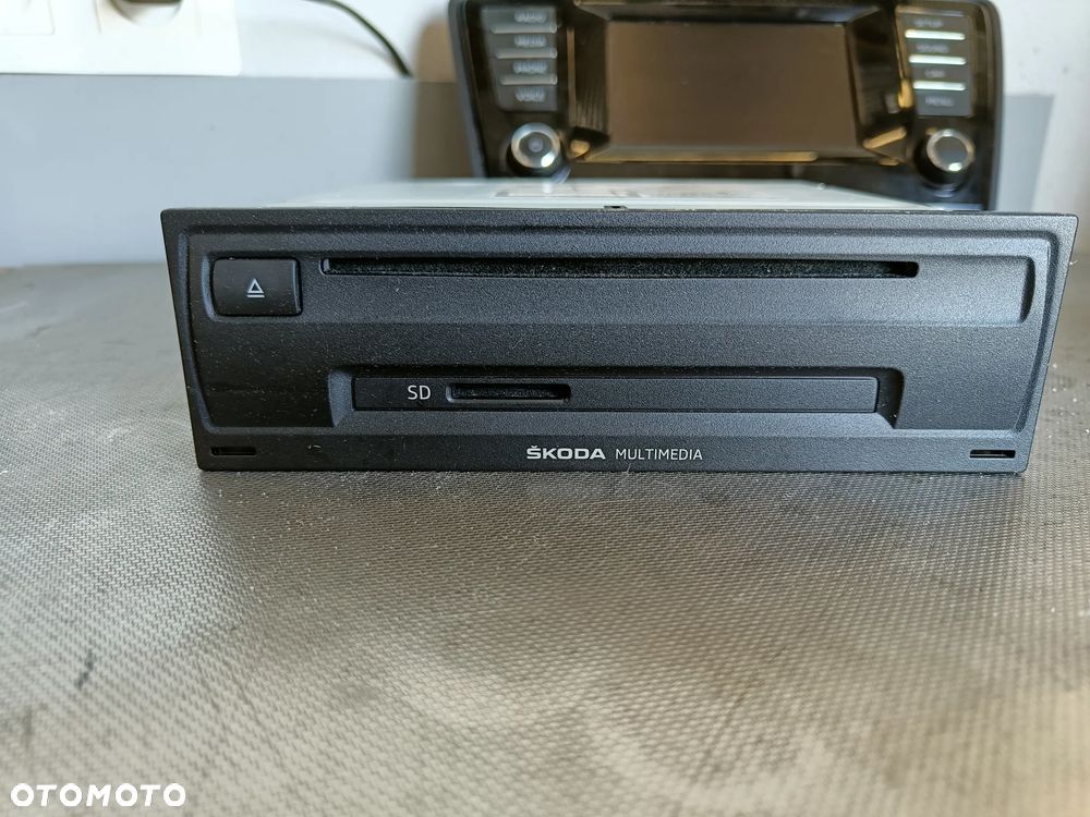 Radio Ekran Skoda Octavia 3 III Czytnik Multimediów Wyświetlacz 5E0919605B 5E0035842A - 5