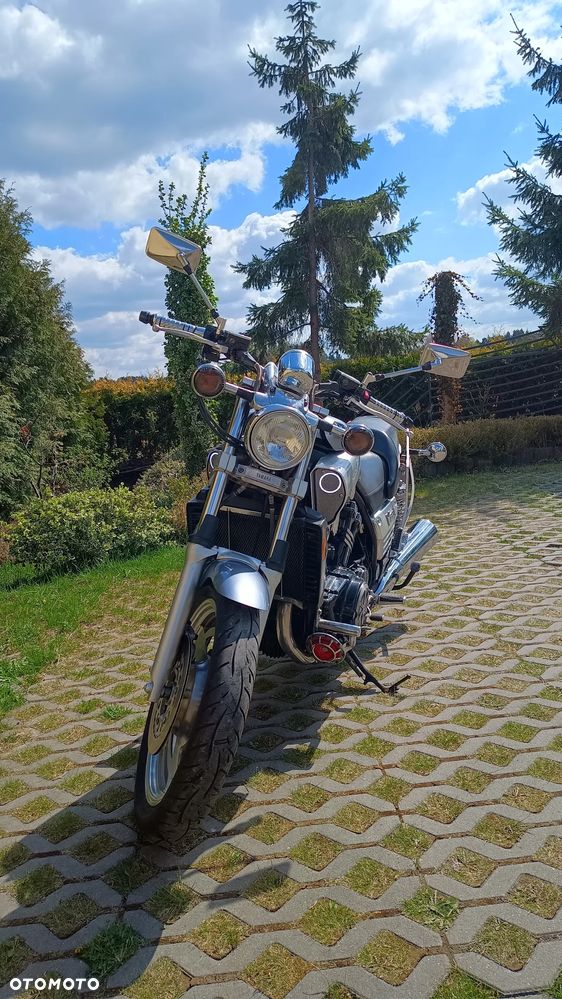Yamaha V-MAX - 1