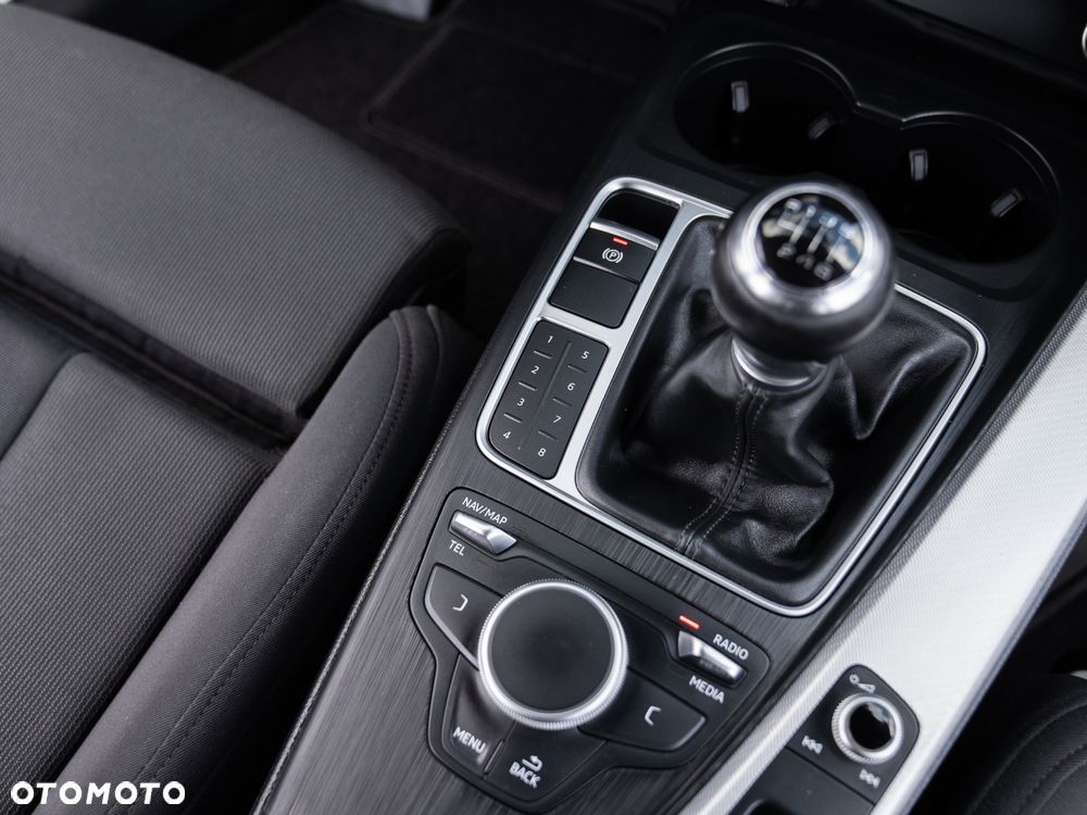 Audi A4 Avant 2.0 TDI DPF S line Sportpaket - 38