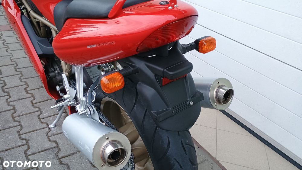 Ducati 900 - 25