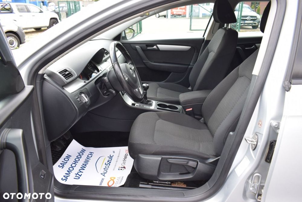 Volkswagen Passat - 17