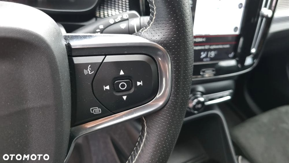 Volvo XC 40 D3 SCR R-Design - 23