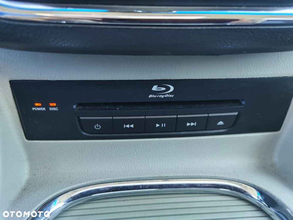 Chrysler Town & Country 3.6 Limited - 20