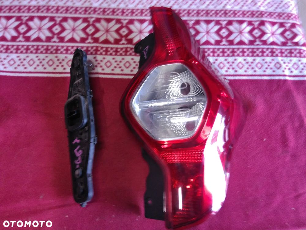 DACIA LODGY LAMPA PRAWA WKLAD ZAROWKI ORAZ INNE CZESCI PYTAC