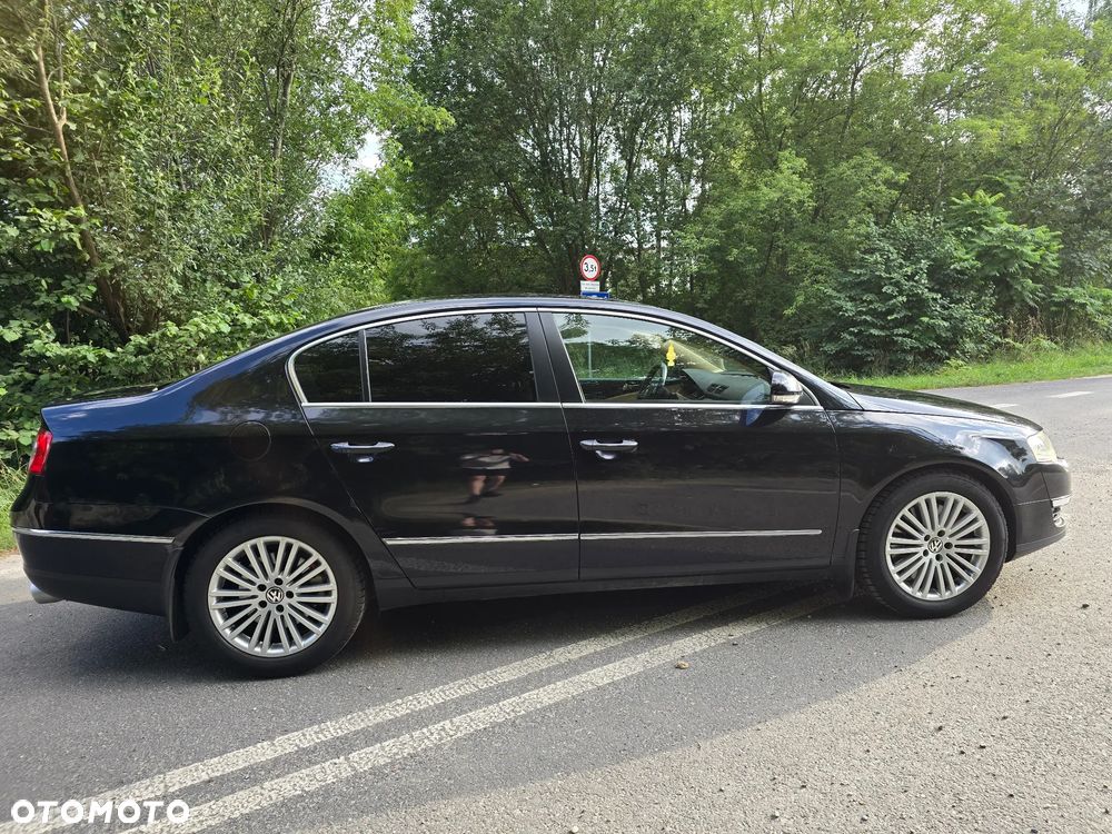 Volkswagen Passat 3.2 V6 FSI 4Mot Highline DSG - 15