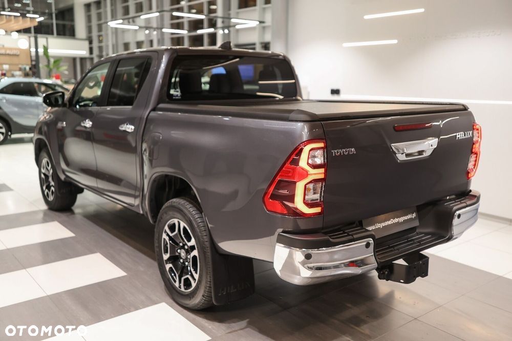Toyota Hilux - 5
